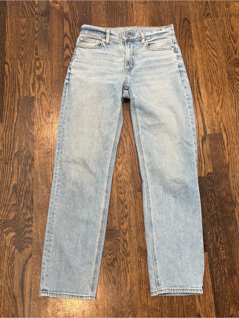 American Eagle high rise straight leg light  Wash Jeans Size 2